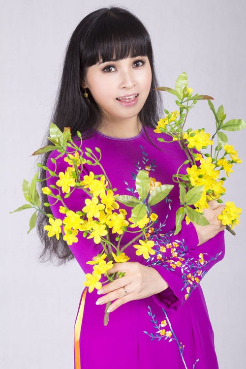 Ngày giáp tết, Trang Nhung tung MV “Vui đón xuân” - ảnh 1
